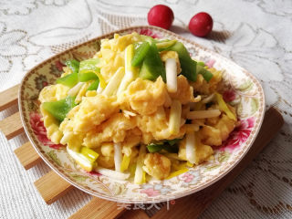 【东北】蒜黄青椒炒鸡蛋的做法