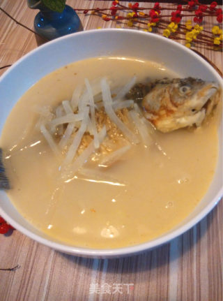 【四川】白萝卜丝鲫鱼汤的做法