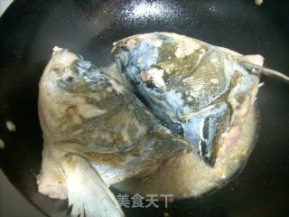 【星月厨房】星月私房菜－－豆腐鱼头的做法步骤：6