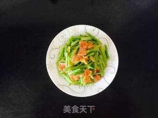 【东北】培根炒香芹的做法