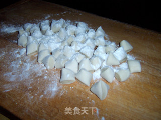 三个窍门就可以吃到皮Q馅香的韭菜木耳水饺的做法步骤：8