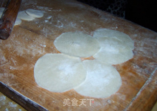 三个窍门就可以吃到皮Q馅香的韭菜木耳水饺的做法步骤：9