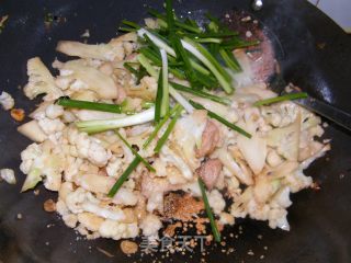 菜花炒肉片的做法步骤：8