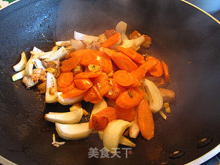 美味鸡柳炒红萝卜的做法步骤：7