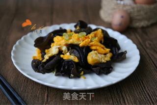 【山东】木耳炒鸡蛋的做法