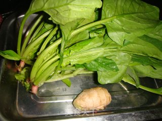 姜汁菠菜卷的做法步骤：1