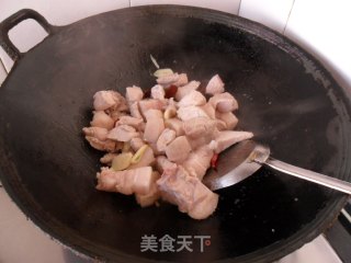 鹌鹑蛋红烧肉的做法步骤：6