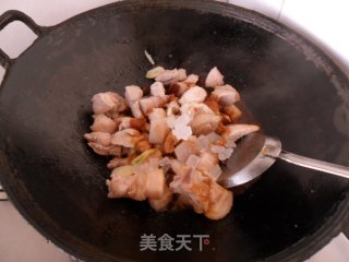 鹌鹑蛋红烧肉的做法步骤：7