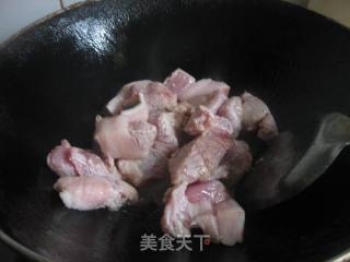 板栗烧肉的做法步骤：3
