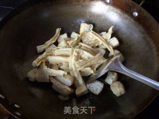 一咬一口汤汁儿----------------------五香豆腐泡的做法步骤：6