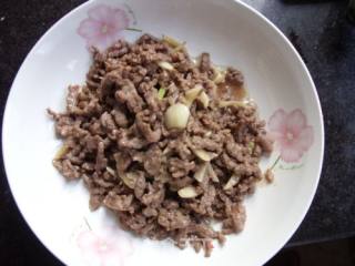 茭白牛肉丝的做法步骤：7