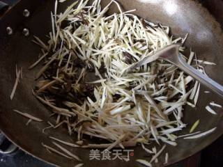 茭白牛肉丝的做法步骤：9