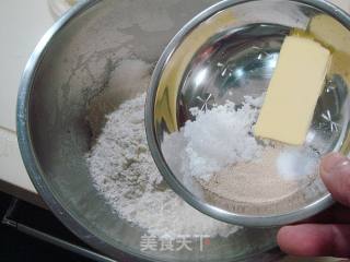 牛肉汉堡的做法步骤：1