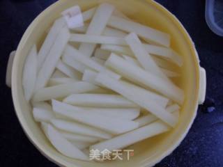 家常红焖土豆条的做法步骤：2