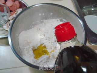 脆底匹萨的做法步骤：1