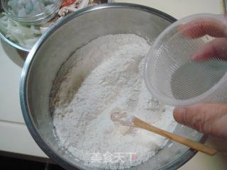脆底匹萨的做法步骤：2