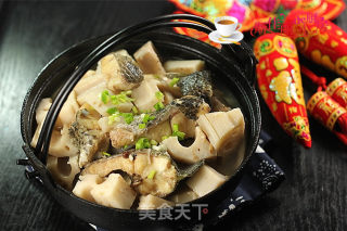 【湖北】财鱼焖藕的做法