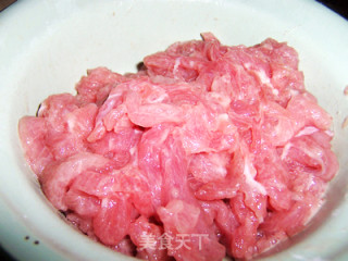 营养尽在一锅中---肉丝扁豆焖饭的做法步骤：1