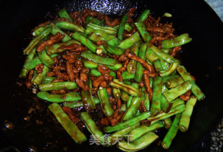 营养尽在一锅中---肉丝扁豆焖饭的做法步骤：8