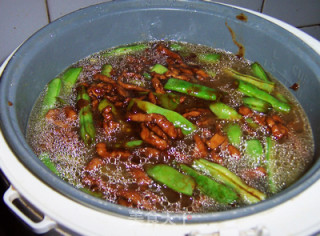 营养尽在一锅中---肉丝扁豆焖饭的做法步骤：10
