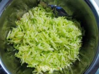 角瓜韭菜鸡蛋饺子的做法步骤：4