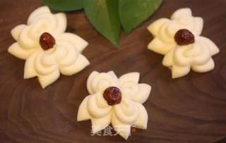 快过年了 学蒸枣花馒头吧的做法