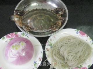 红膏蟹洋葱粉丝煲的做法步骤：1