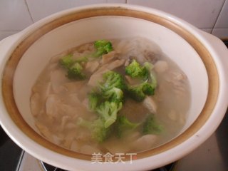 杏鲍菇鲫鱼汤的做法步骤：9