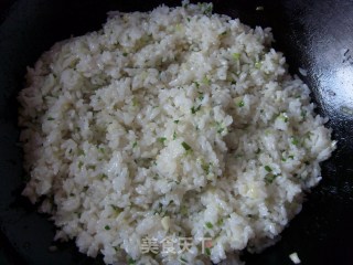 蒜香炒饭的做法步骤：5