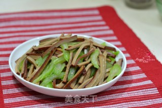 【北京】鸡蛋干炒芹菜的做法