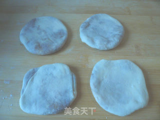 麻酱烧饼的做法步骤：4