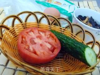 【百变面条】简单粗粮荞面吃法---木樨番茄荞麦面的做法步骤：1