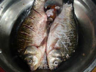 豆腐鲫鱼汤的做法步骤：2