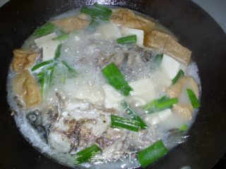 豆腐鲫鱼汤的做法步骤：8
