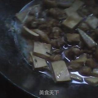 油焖卤味鸡的做法步骤：2