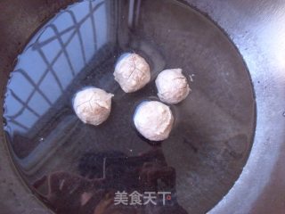 麦菜油豆腐牛丸汤的做法步骤：3