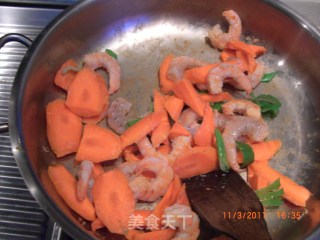 蚝油西兰花炒虾仁的做法步骤：10