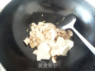 蘑菇炒肉片的做法步骤：8