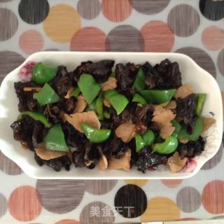 青椒木耳炒肉片的做法