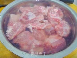 【山珍野味】野山菌吃法---松蘑烧排骨的做法步骤：4