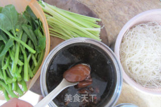卤鸭肝湿炒粉的做法步骤：9
