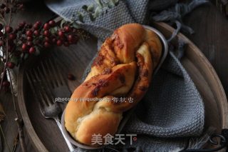 红糖花生酱辫子面包的做法