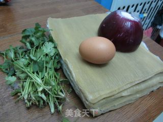 哈尔滨小吃-烤冷面的做法步骤：1