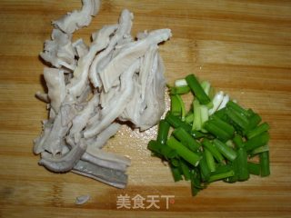 金针菇猪肚汤的做法步骤：1