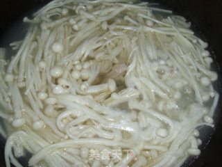 金针菇猪肚汤的做法步骤：7