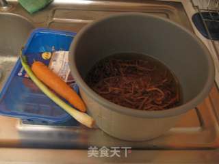 笋干炒肉丝的做法步骤：1