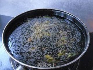 菠菜热汤面的做法步骤：4