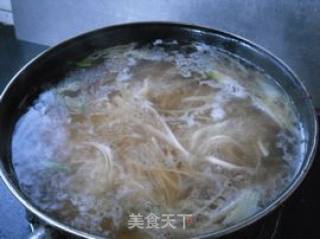 菠菜热汤面的做法步骤：6