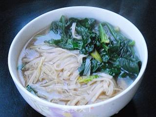 菠菜热汤面的做法步骤：9