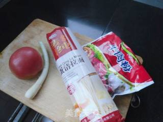 牛肉味热汤面的做法步骤：1